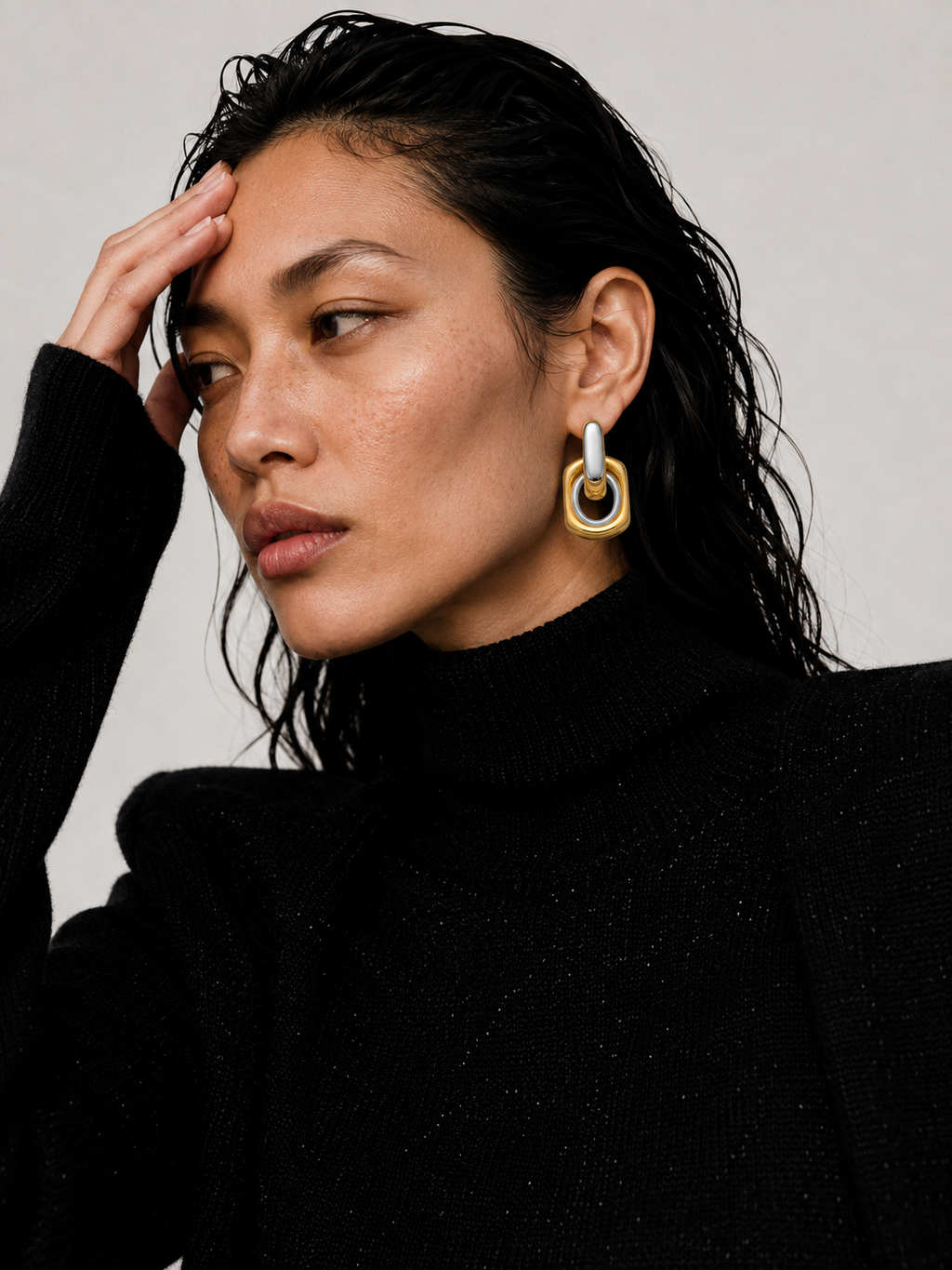 VIVIENNE | 18k two-toned earrings