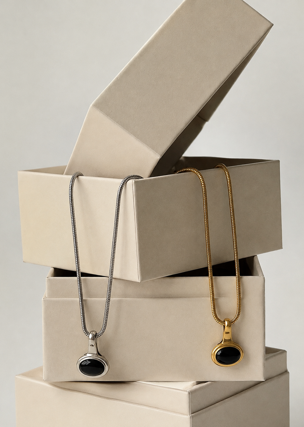 NOIR DE PARIS | 18K GOLD PLATED NECKLACE