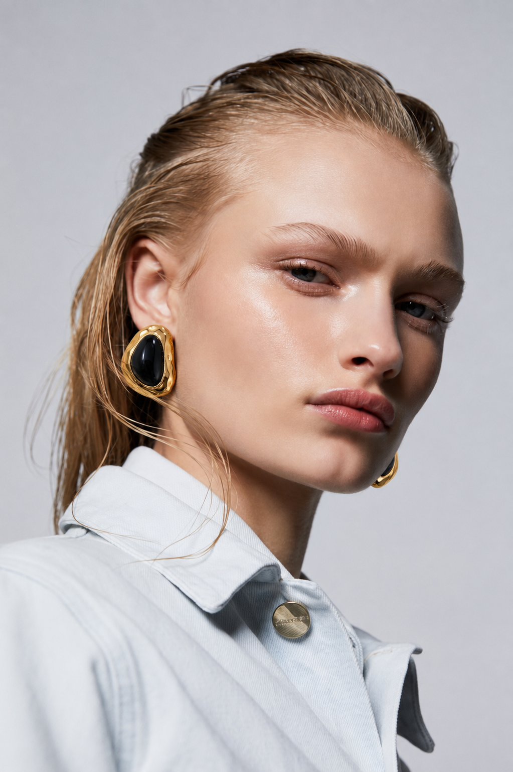 MAISON NOIR | 18K GOLD PLATED RESIN EARRINGS