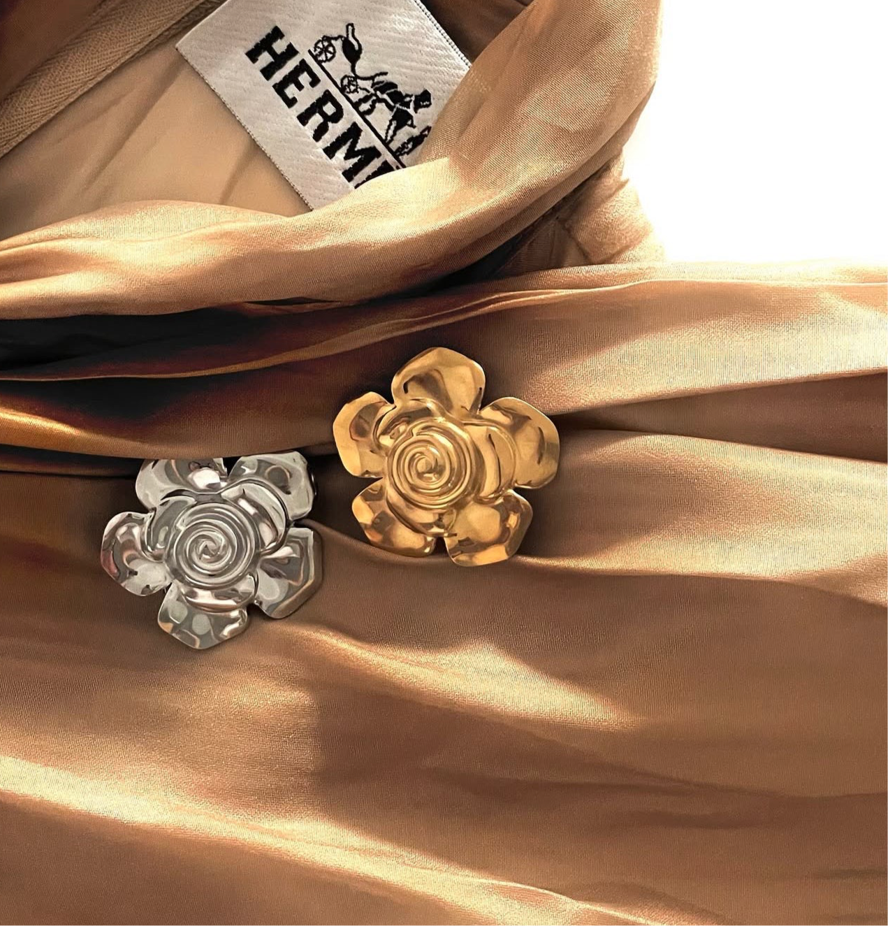 IRISES IN BLOOM | 18k gold plated brooch