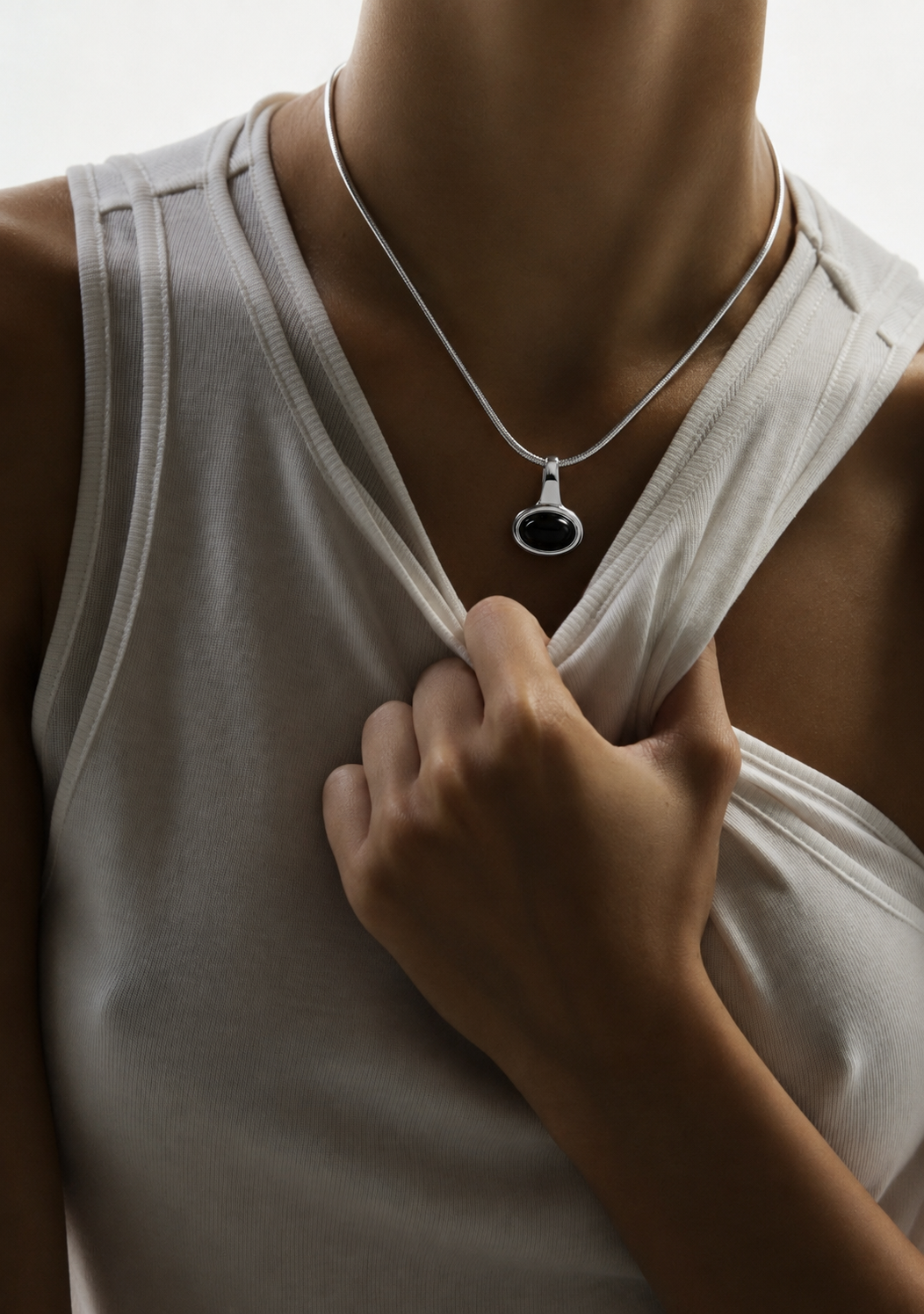 NOIR DE PARIS GUNMETAL | 18k gold plated necklace