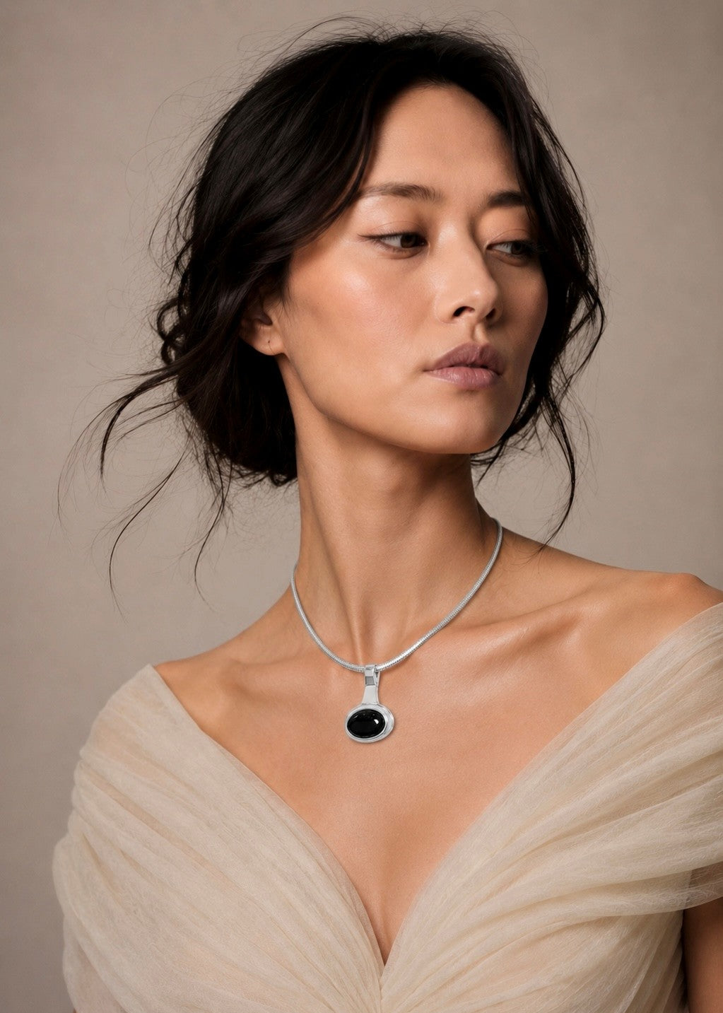 NOIR DE PARIS GUNMETAL | 18k gold plated necklace