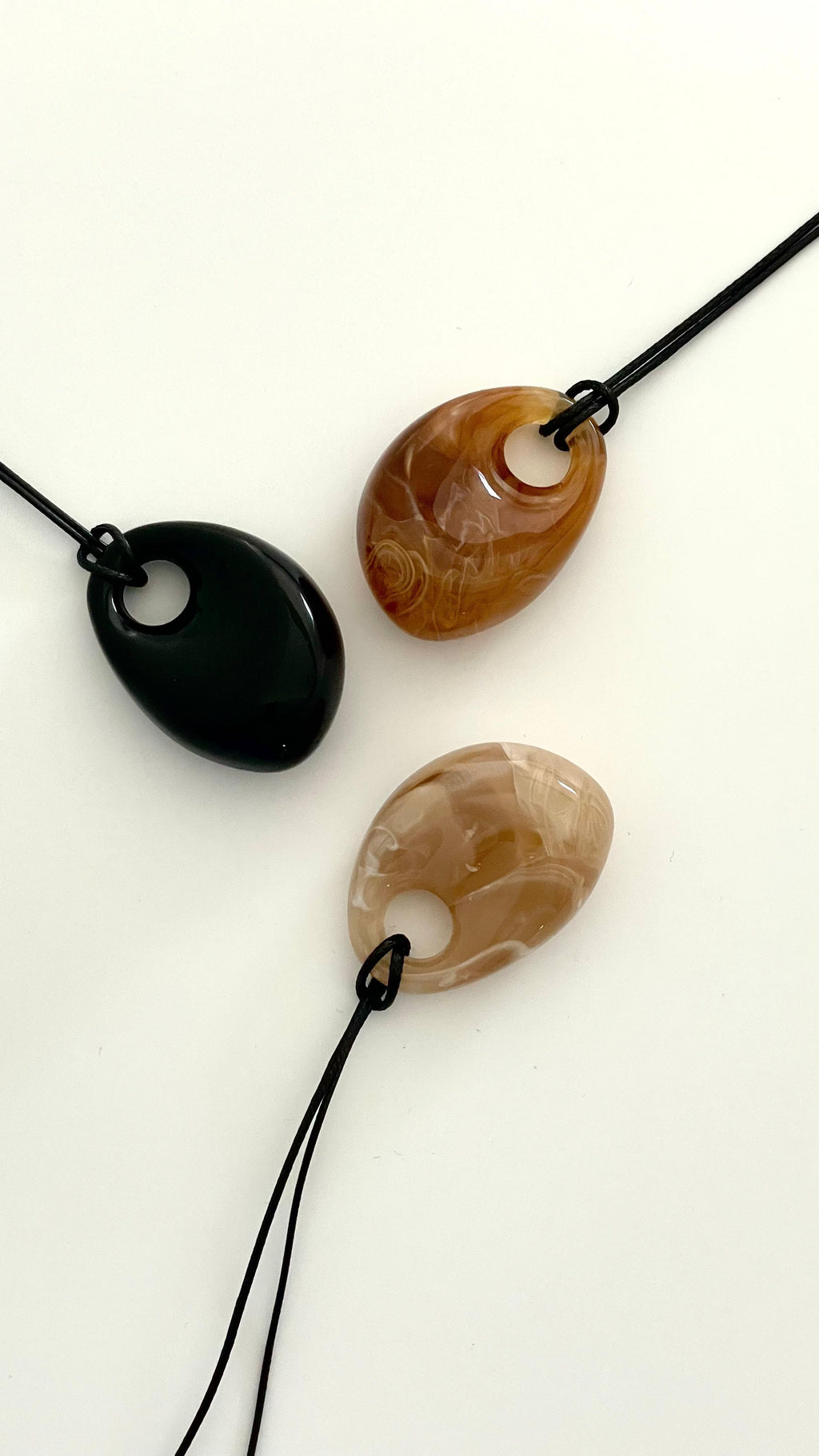 TOSCANO | Resin cord necklace